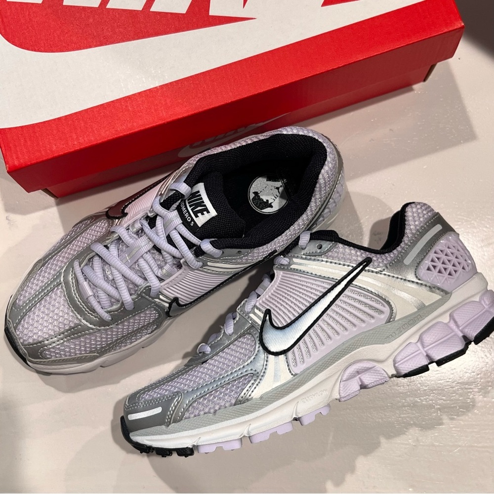 Nike Zoom Vomero 5 “Barely Grape/Photon Dust/Summit White/Metallic Silver”